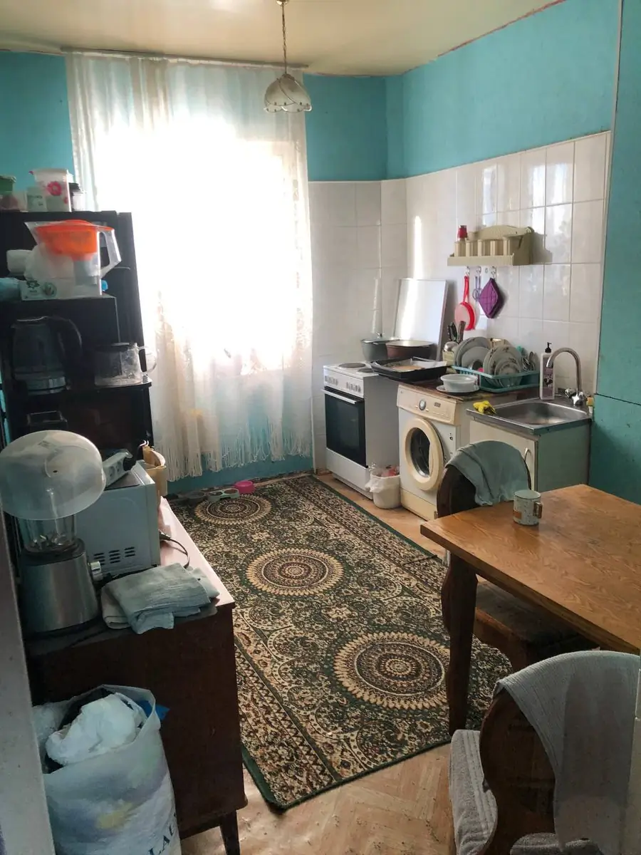 Продается 3-комнатная квартира − 97 м²