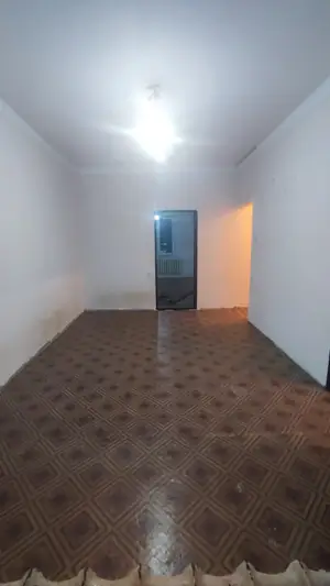 2-комнатная квартира − 48 м², 4/4 этаж