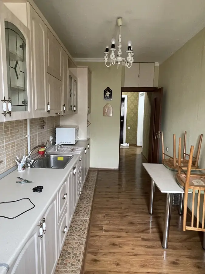 2-комнатная квартира − 90 м², 6/9 этаж