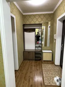 Сдается 2-комнатная квартира − 90 м²