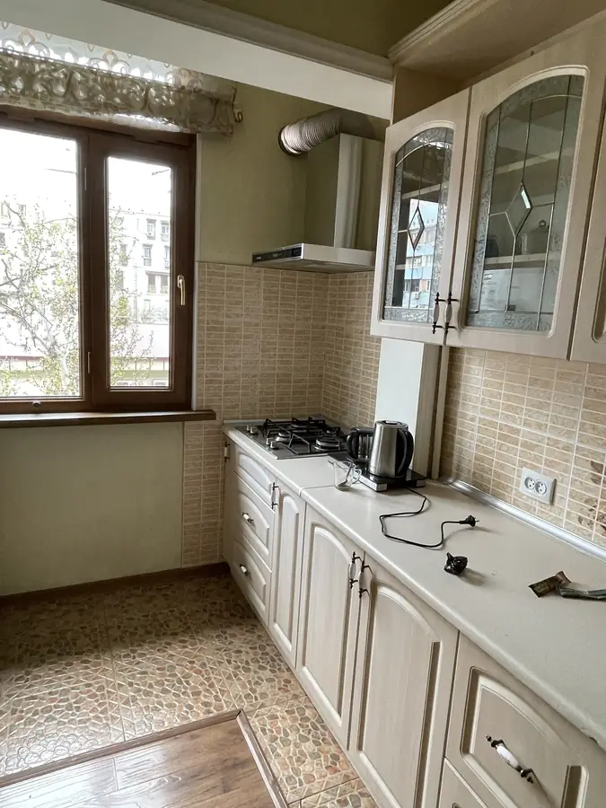 2-комнатная квартира − 90 м², 6/9 этаж