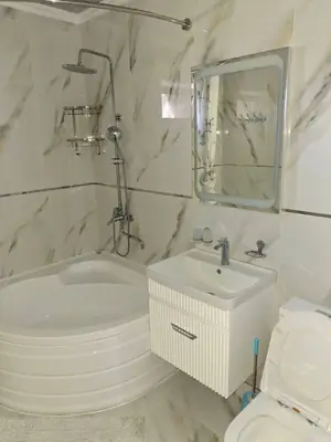 Ijaraga ofis − 200 m²