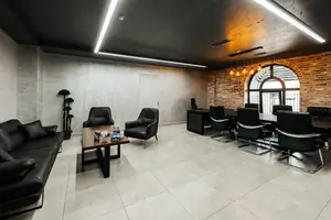 Ijaraga ofis − 200 m²