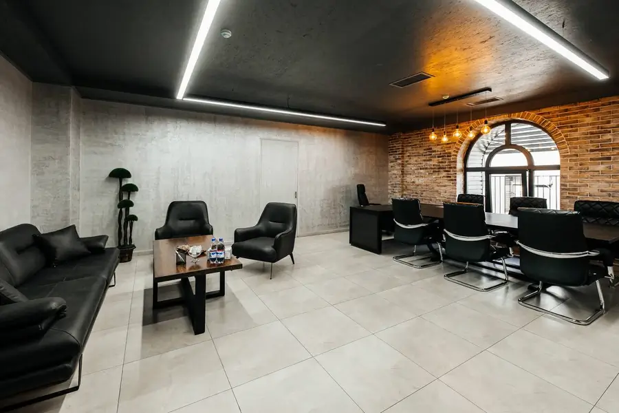 Ijaraga ofis − 200 m²