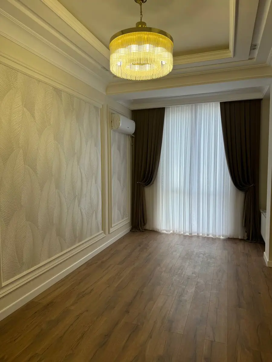 Продается 2-комнатная квартира − 75 м²