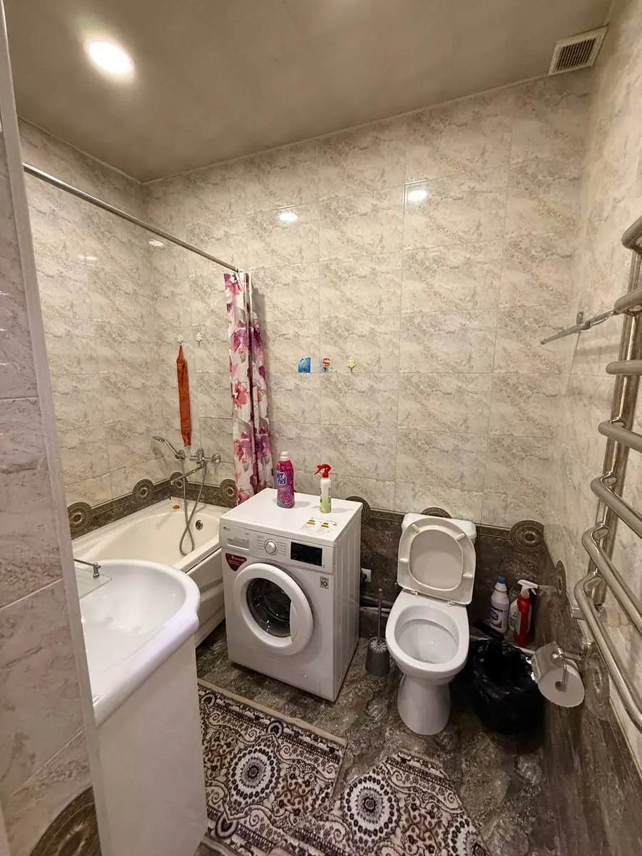 Продается 3-комнатная квартира − 70 м²