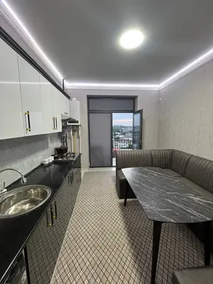 2-комнатная квартира − 75 м², 8/10 этаж
