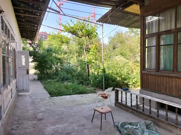 1 qavatli uy − 300 m², 8.5 sot. 