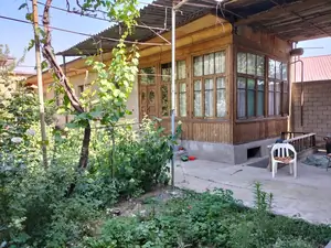 1-этажный дом − 300 м², 8.5 сот.