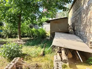 1-этажный дом − 300 м², 8.5 сот.