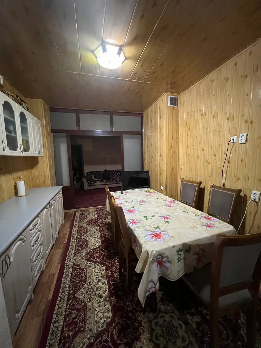 Более 5 xonali kvartira sotiladi − 120 m²