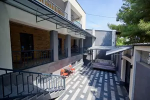 Sutkabay 3 qavatli uy − 450 m²