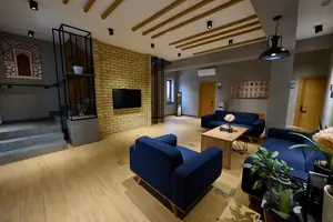 Sutkabay 3 qavatli uy − 450 m²
