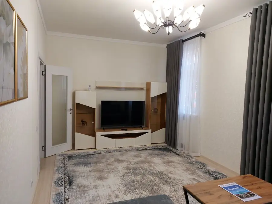 2-комнатная квартира − 65 м², 5/9 этаж