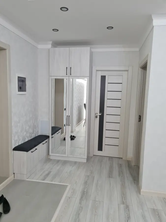 2-комнатная квартира − 63 м², 1/4 этаж