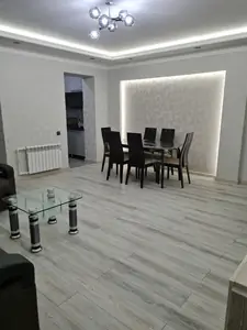 2-комнатная квартира − 63 м², 1/4 этаж