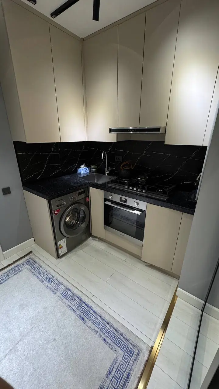 Сдается 3-комнатная квартира − 77 м²