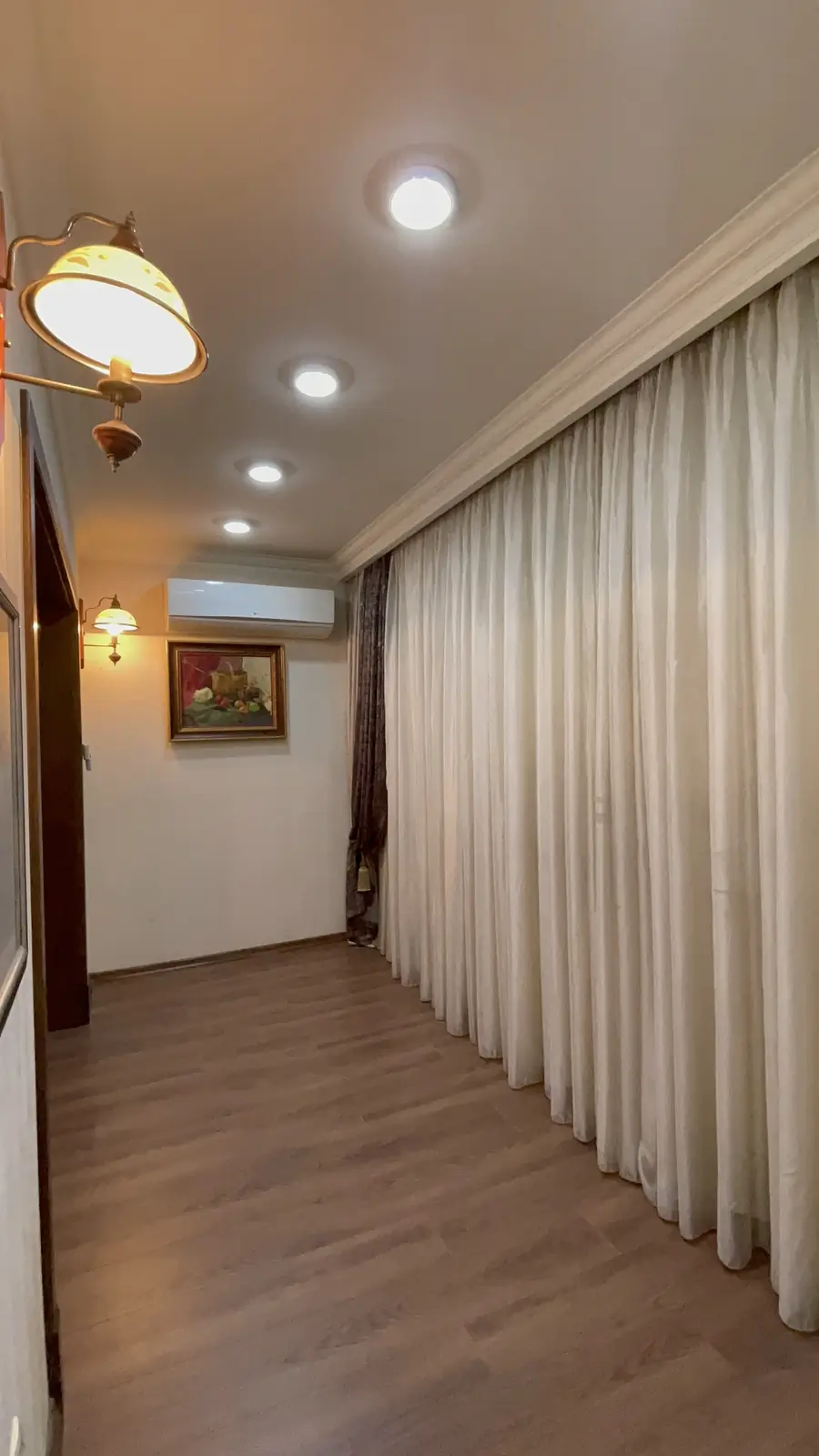 2-комнатная квартира − 53 м², 1/4 этаж