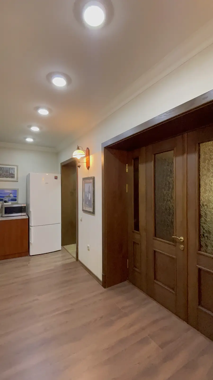 2-комнатная квартира − 53 м², 1/4 этаж