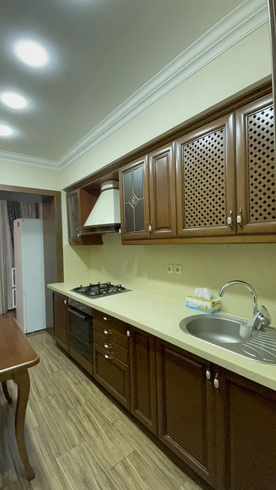 2-комнатная квартира − 53 м², 1/4 этаж