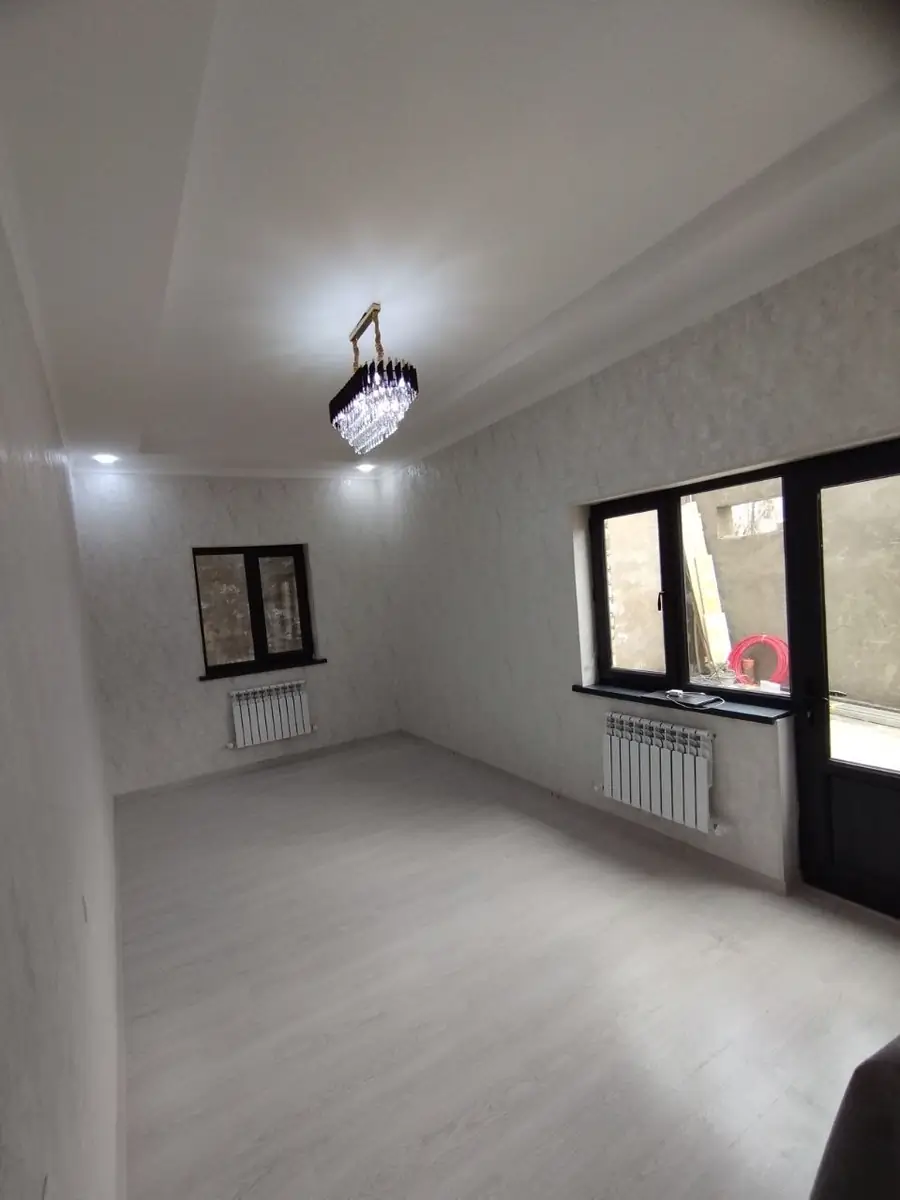 2 xonali kvartira − 70 m², 1/3 qavat