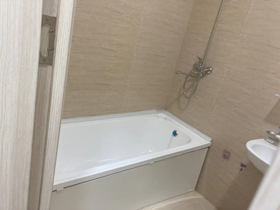 Продается 2-комнатная квартира − 51 м²