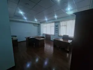 Ofis sotiladi − 388 m²