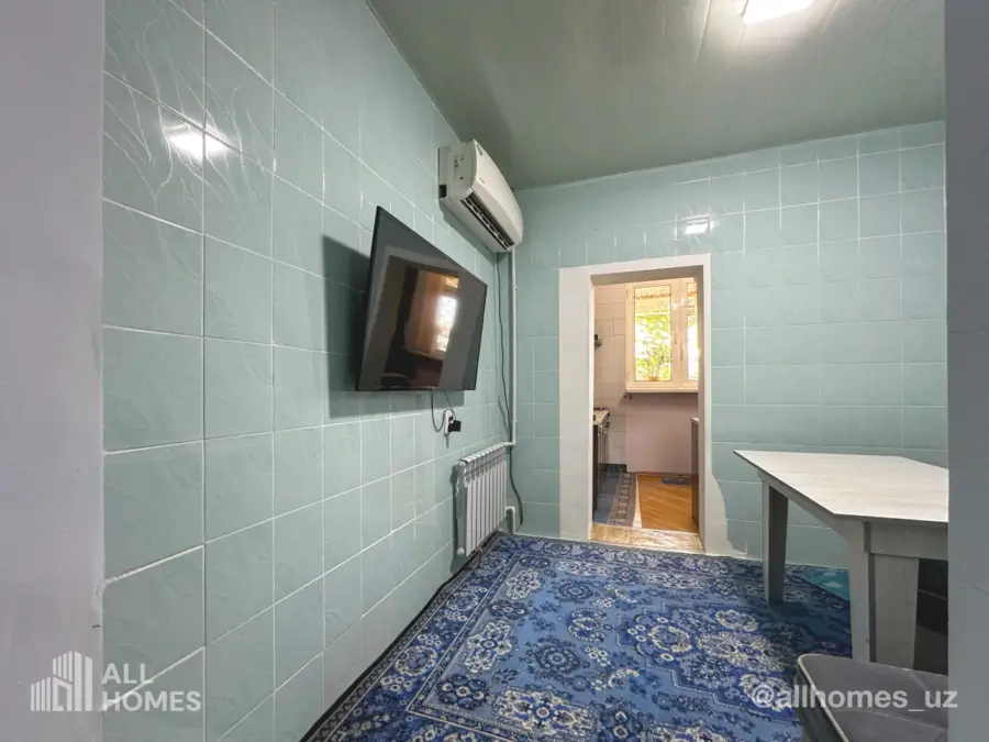 Продается 2-комнатная квартира − 62 м²