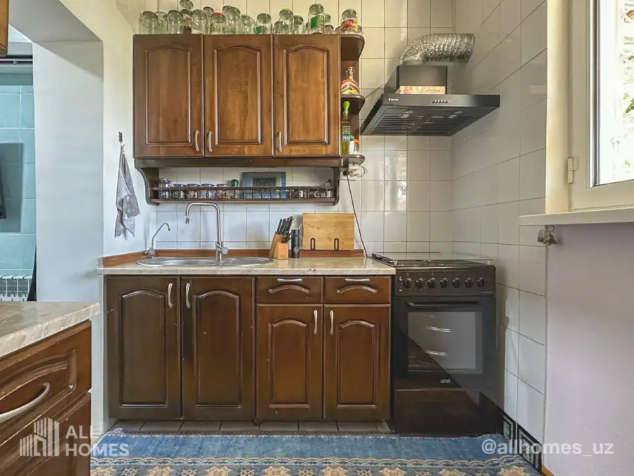 Продается 2-комнатная квартира − 62 м²