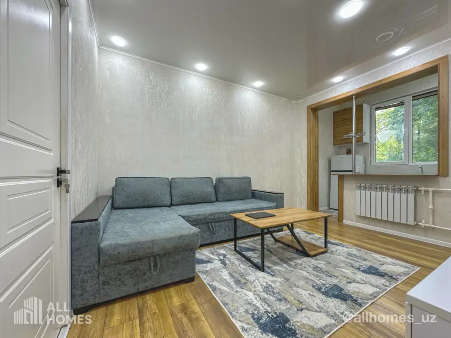 2-комнатная квартира − 42 м², 4/4 этаж