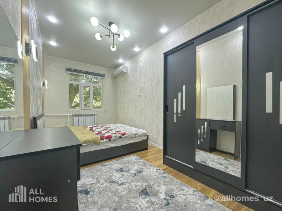 2-комнатная квартира − 42 м², 4/4 этаж