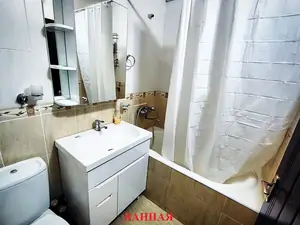 Сдается 2-комнатная квартира − 62 м²