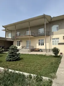 Продается 2-этажный дом − 850 м²