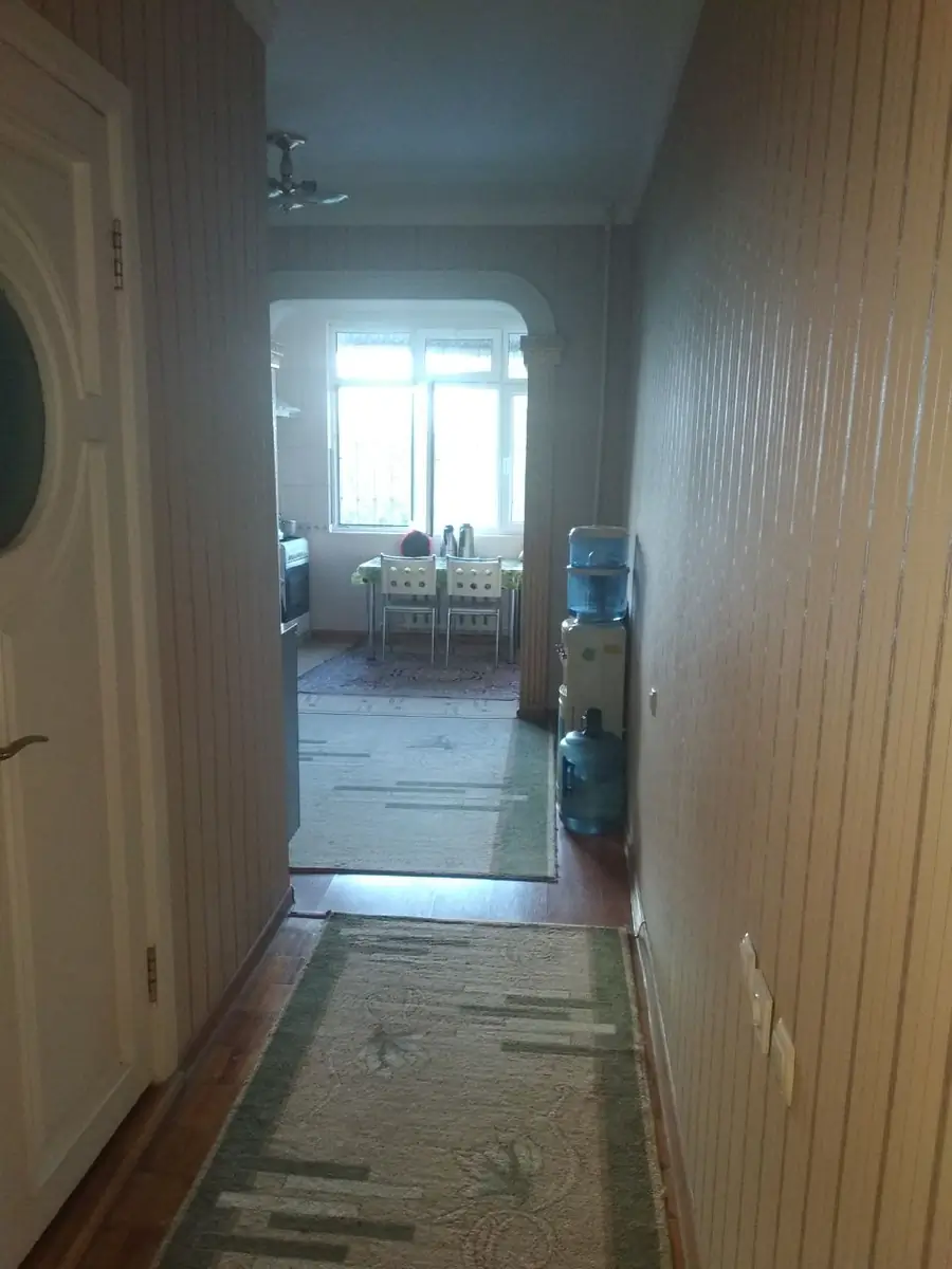 4 xonali kvartira sotiladi − 98 m²