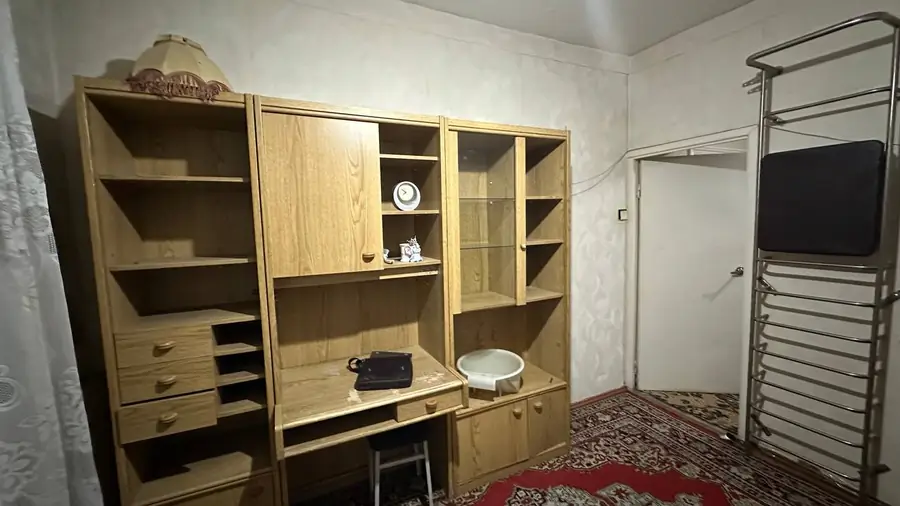 Сдается 4-комнатная квартира − 80 м²