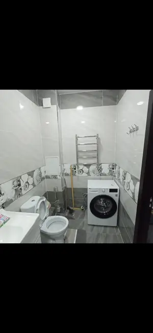 Сдается 2-комнатная квартира − 61 м²