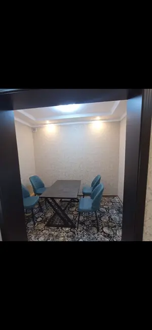 Сдается 2-комнатная квартира − 61 м²