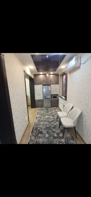 Сдается 2-комнатная квартира − 61 м²