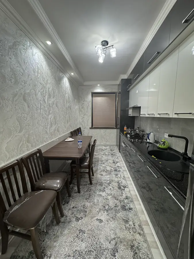 Сдается 3-комнатная квартира − 80.2 м²