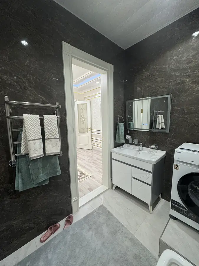 Сдается 3-комнатная квартира − 80.2 м²