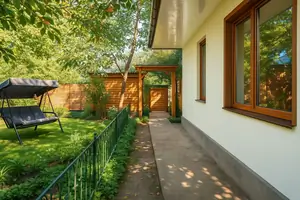 1-этажный дом − 300 м², 6.5 сот.