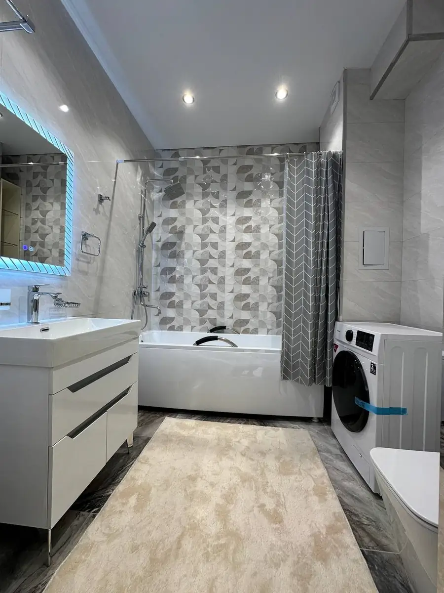 Продается 2-комнатная квартира − 70 м²