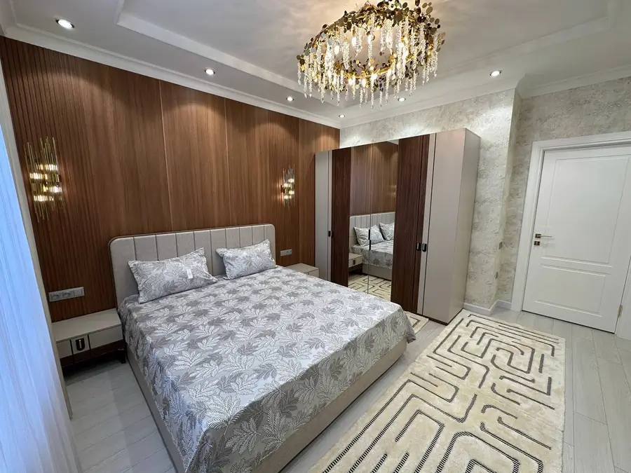 Продается 2-комнатная квартира − 70 м²