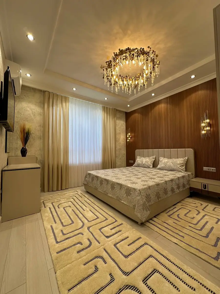 2-комнатная квартира − 70 м², 8/10 этаж