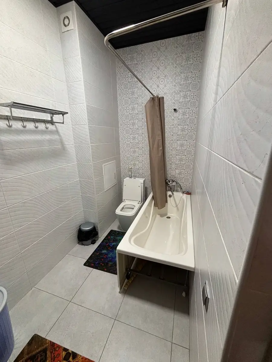 Сдается 3-комнатная квартира − 115 м²