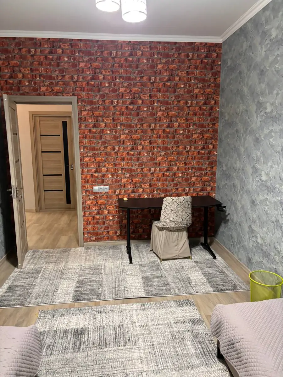 Сдается 3-комнатная квартира − 115 м²
