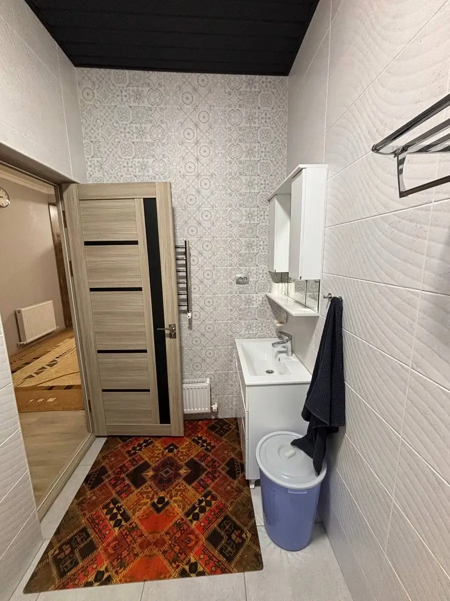 Сдается 3-комнатная квартира − 115 м²