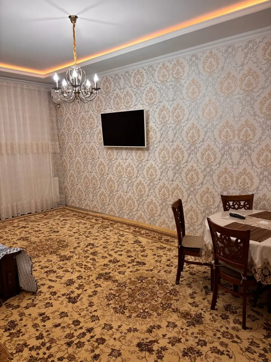 Сдается 3-комнатная квартира − 115 м²