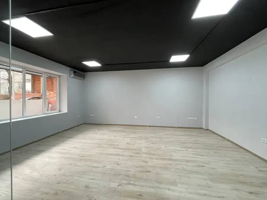 Продается офис − 490 м²