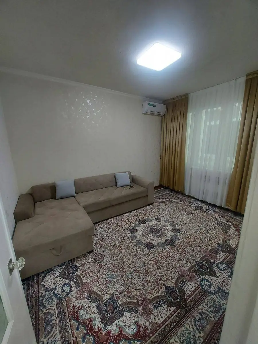 2-комнатная квартира − 65 м², 2/4 этаж